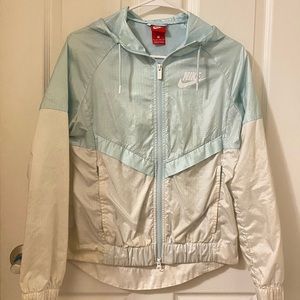Women’s Nike Windbreaker